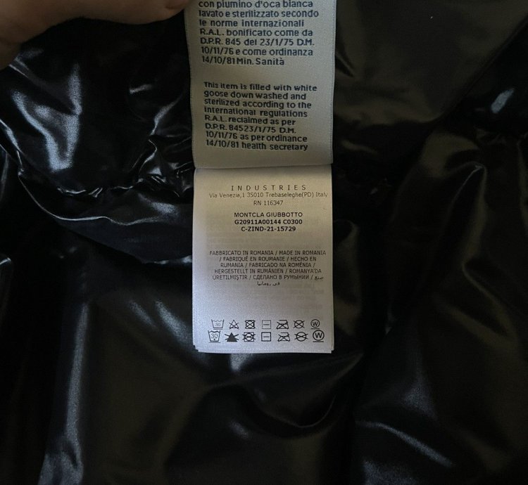 Moncler Montcla Down Jacket