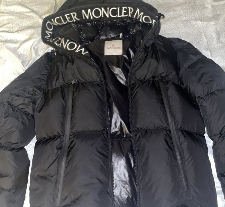 Moncler Montcla Hooded Jacket