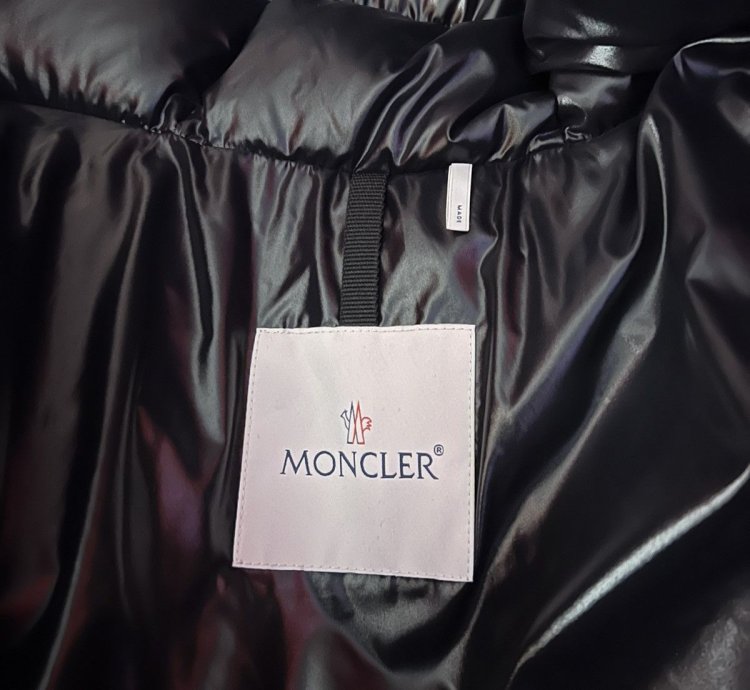 MONCLER Montcla puffer jacket