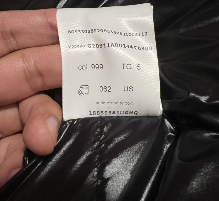 MONCLER Montcla puffer jacket