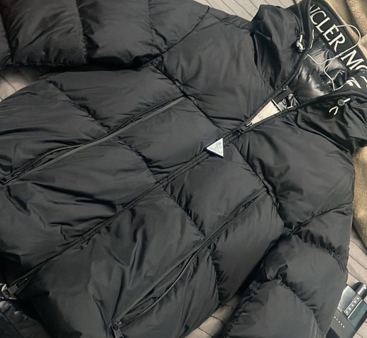 Moncler Montcla Short Down Jacket