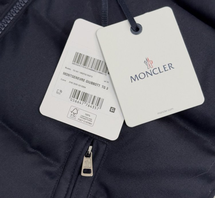 Moncler Montgenevre Jacket Navy Size 3