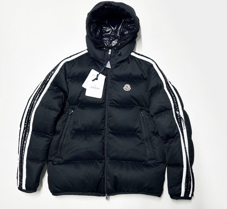 Moncler Sanbesan Mens Puffer Jacket Black Size 3 Large