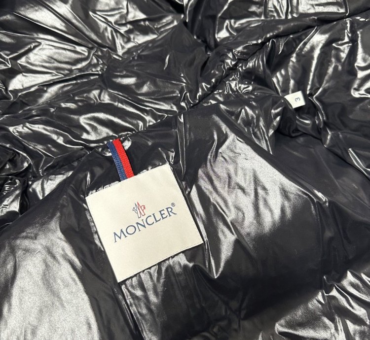 Moncler Sanbesan Mens Puffer Jacket Black Size 3 Large