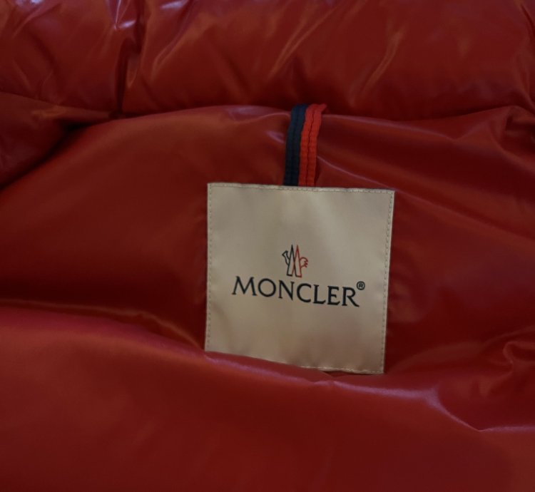 Moncler Tibb Jacket Gilet Vest 2 Bnwt Red Maya Logo