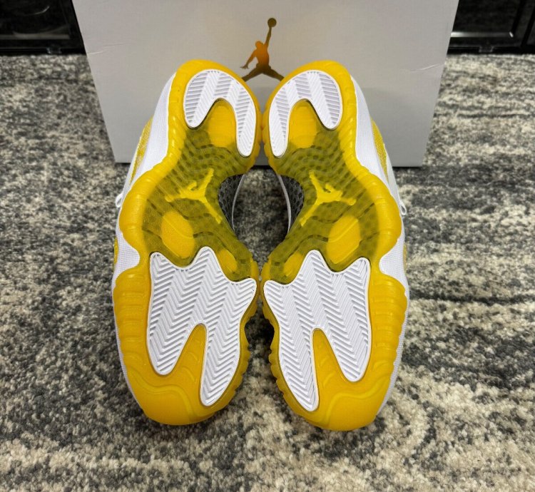 Nike Air Jordan 11 Retro Low yellow Snakeskin