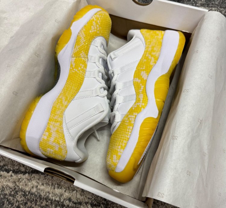Nike Air Jordan 11 Retro Low yellow Snakeskin
