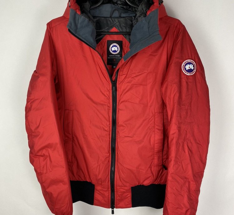 Never Worn Canada Goose Puffer Winter Jacket Doore Hoody