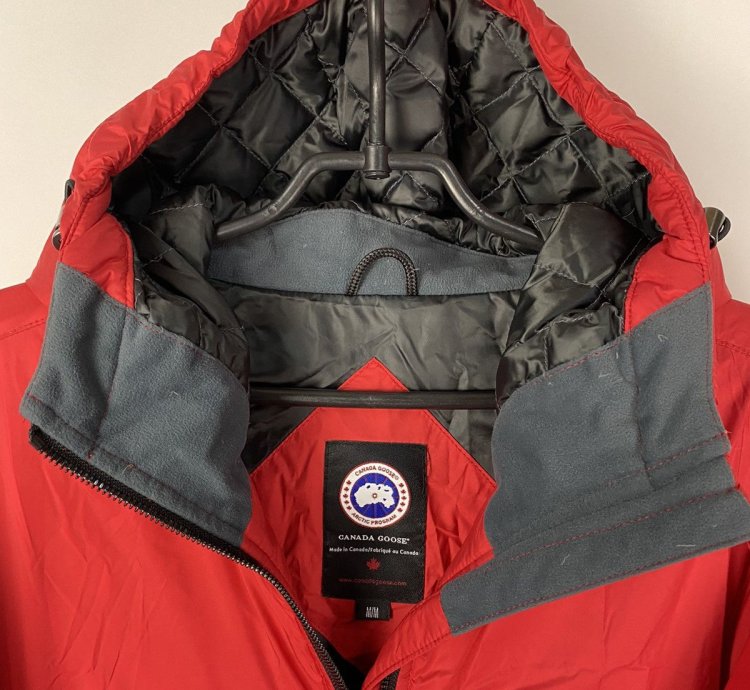 Never Worn Canada Goose Puffer Winter Jacket Doore Hoody