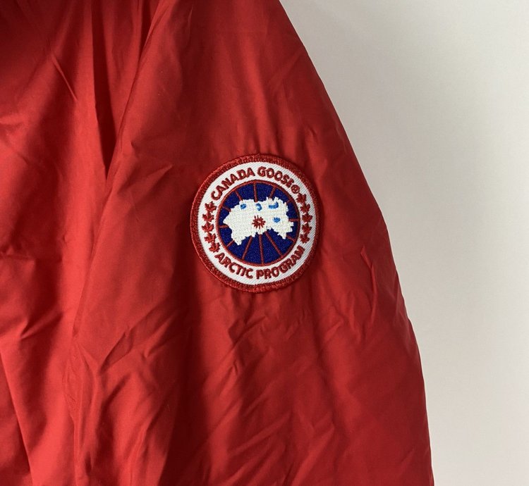 Never Worn Canada Goose Puffer Winter Jacket Doore Hoody