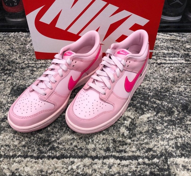 Nike Dunk Low triple Pink gs