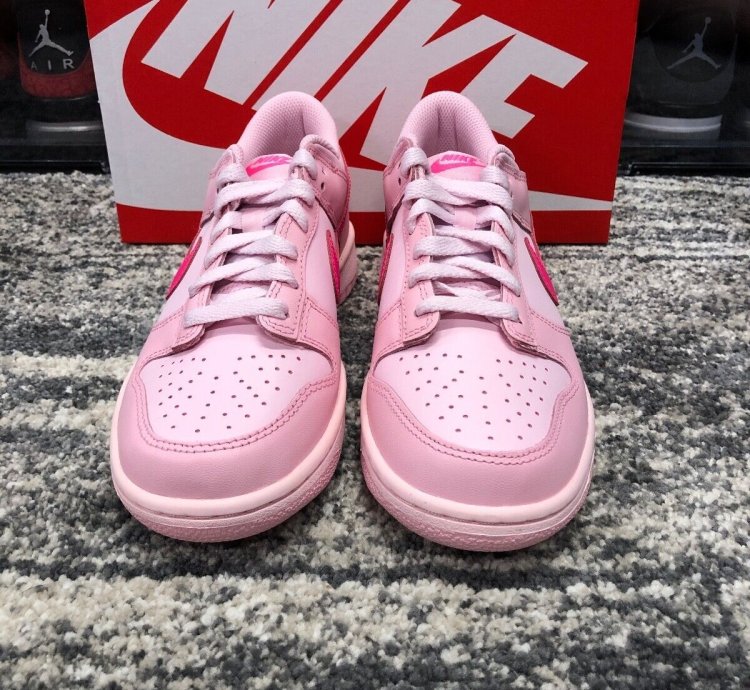 Nike Dunk Low triple Pink gs