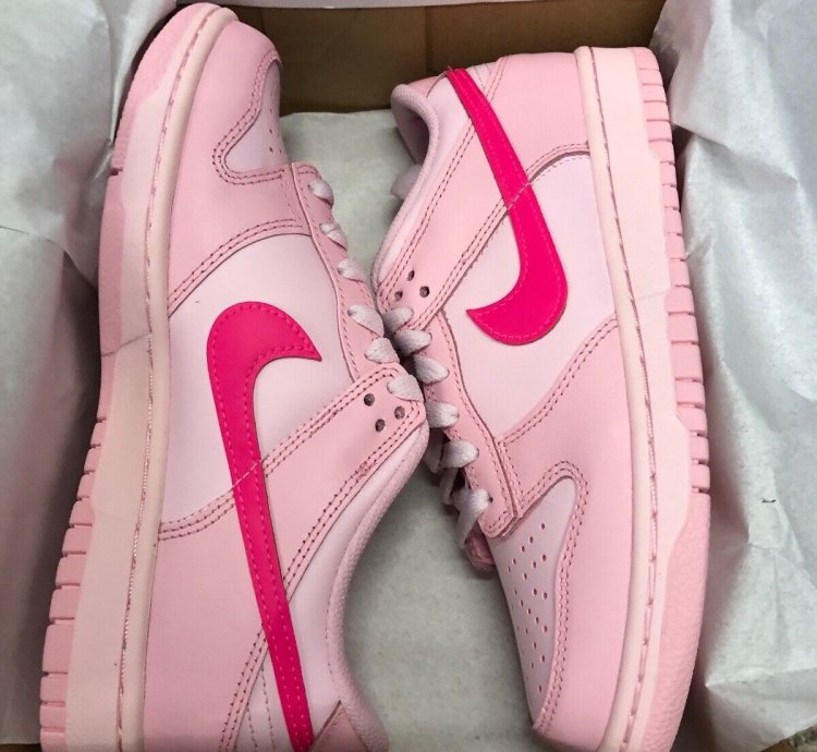 Nike Dunk Low triple Pink gs