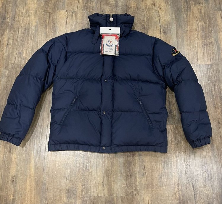 New Moncler Down Puffer Jacket Navy Embroidered Logo Vintage