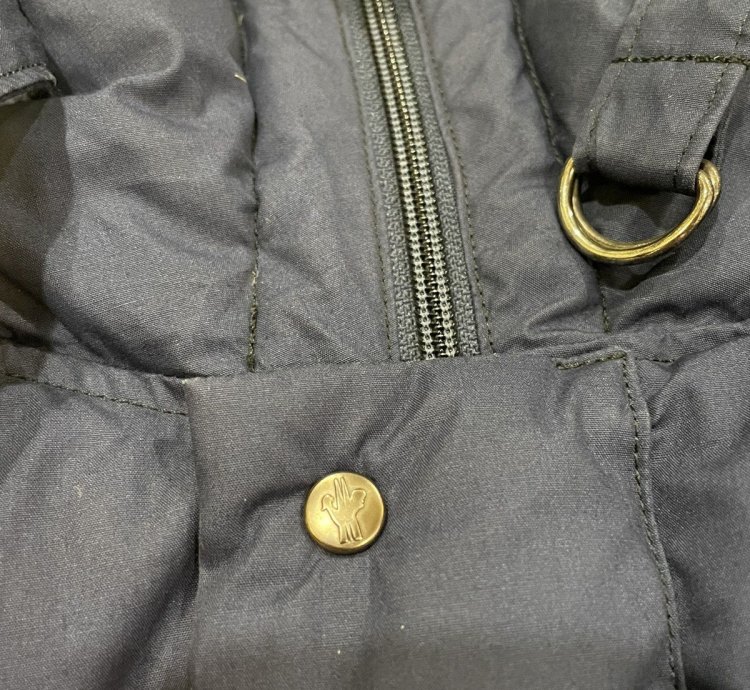 New Moncler Down Puffer Jacket Navy Embroidered Logo Vintage