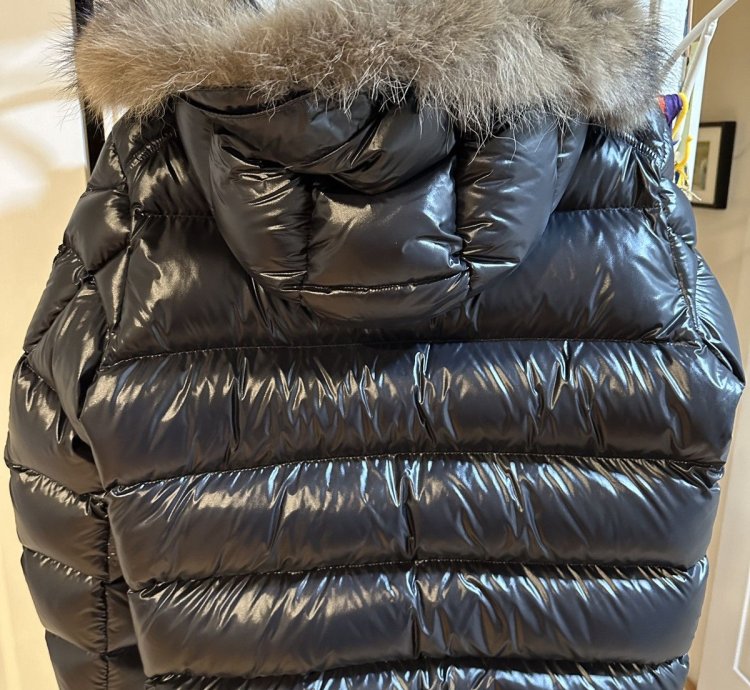 New Moncler Maya Fur Trim Jacket Size 4 detachable Hood