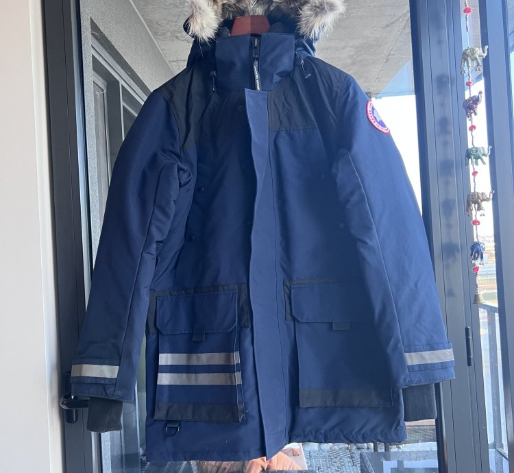 New- Erickson Parka In Blue Style And Warmth In One