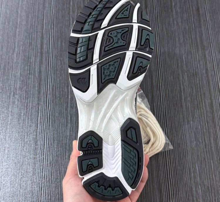 Klth X Aslcs Gel-kayano 14 cream Scarab