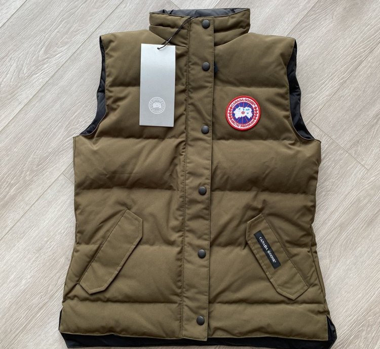 Rare Woman Canada Goose Freestyle Puffer Vest