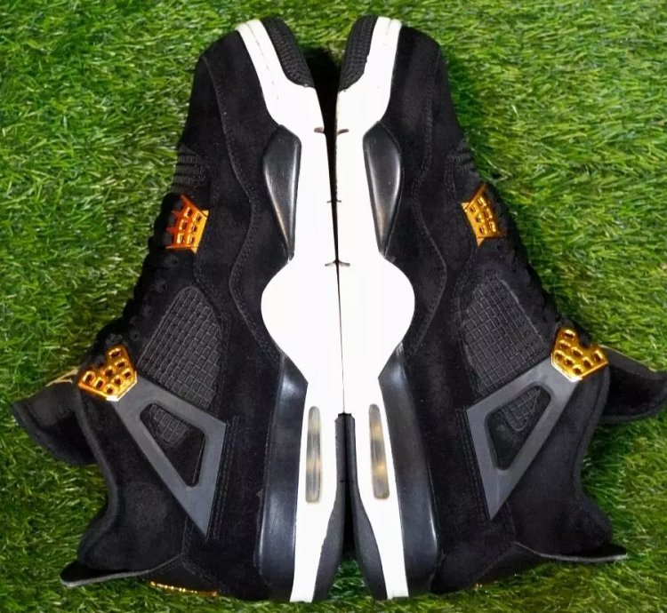 Jordan 4 Retro royalty