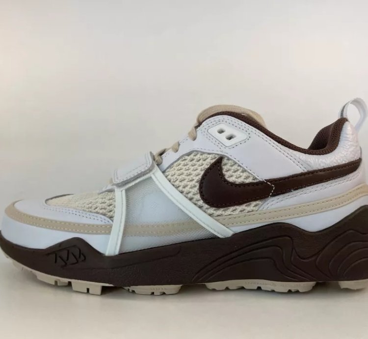 Nike X Travis Scott Zoom Field Jaxx Light Chocolate