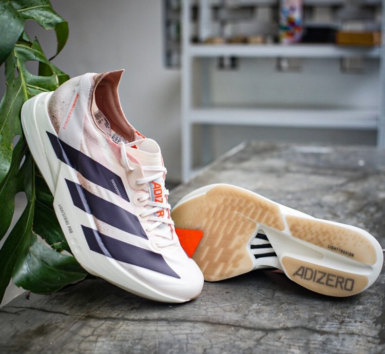 Adidas Adizero Adios Pro 4 chalk White Grey Strata Impact Orange