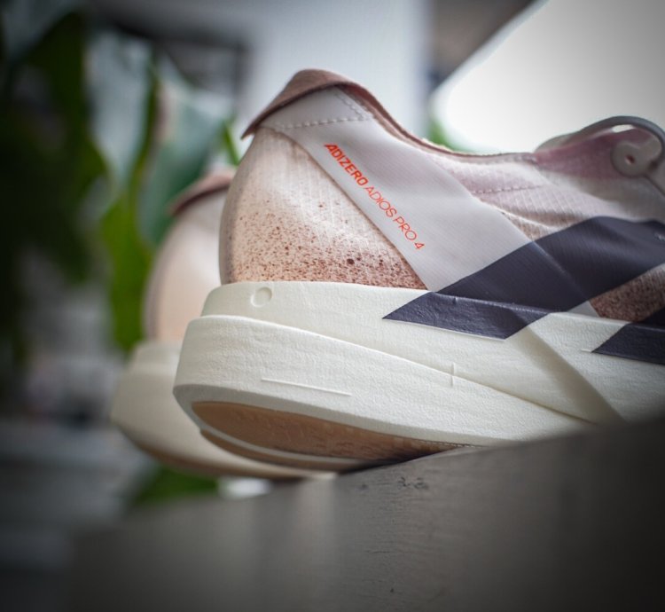 Adidas Adizero Adios Pro 4 chalk White Grey Strata Impact Orange