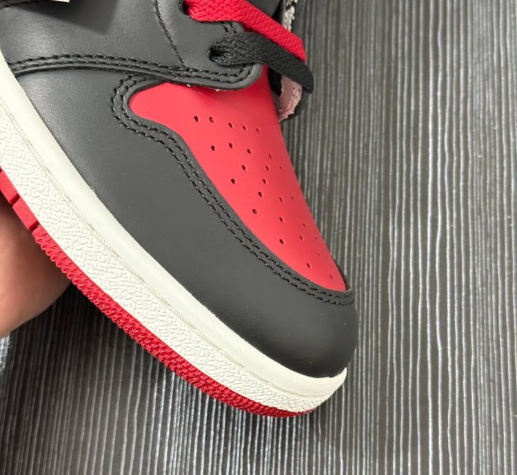 Air Jordan 1 High Retro 85 bred 2025