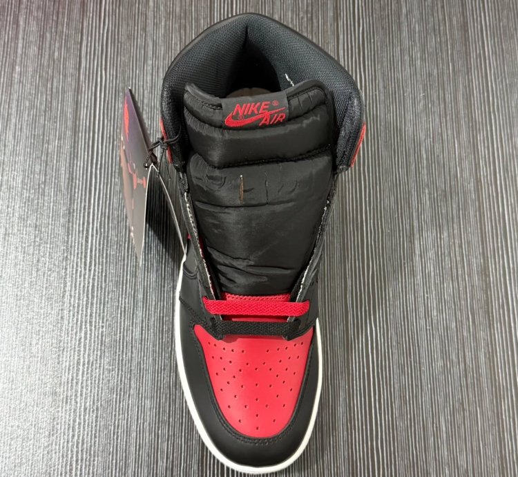 Air Jordan 1 High Retro 85 bred 2025