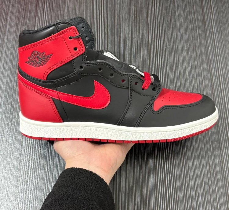 Air Jordan 1 High Retro 85 bred 2025