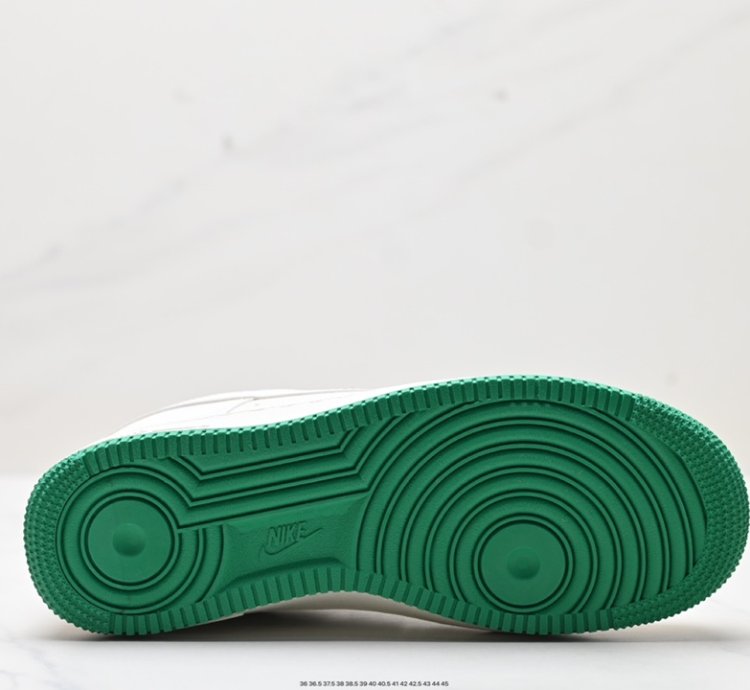 240 Nike Air Force 1 Low 07 Fg6688-102