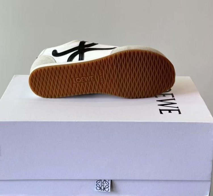 L0ewe Ballet Runner 20 Logo-applique Sneakers