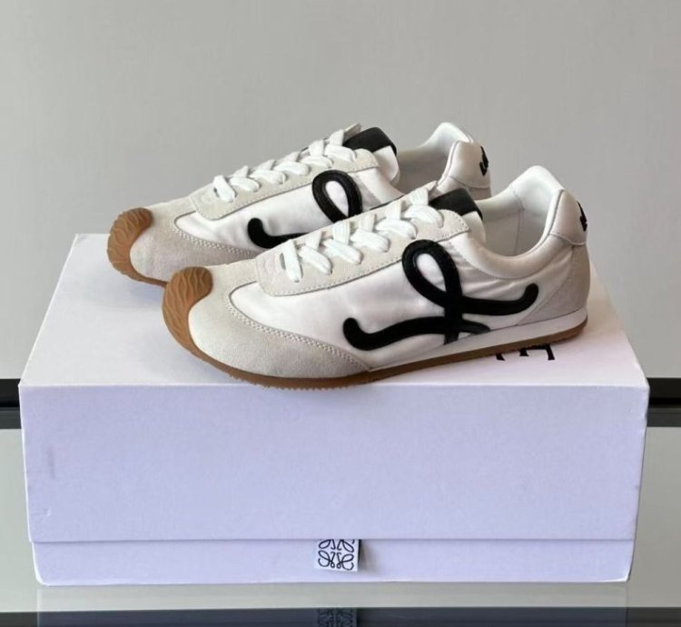 L0ewe Ballet Runner 20 Logo-applique Sneakers