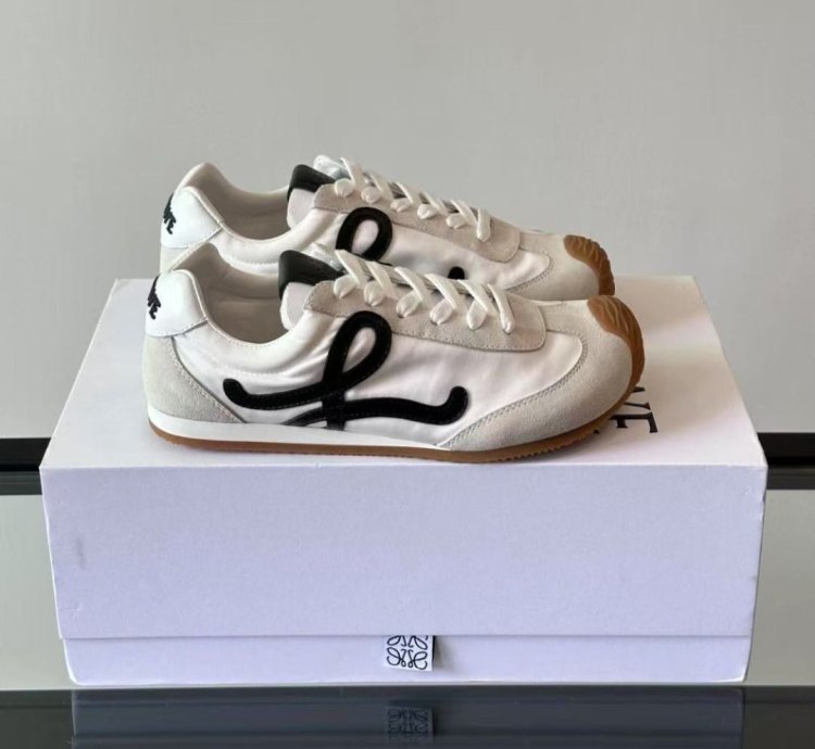 L0ewe Ballet Runner 20 Logo-applique Sneakers