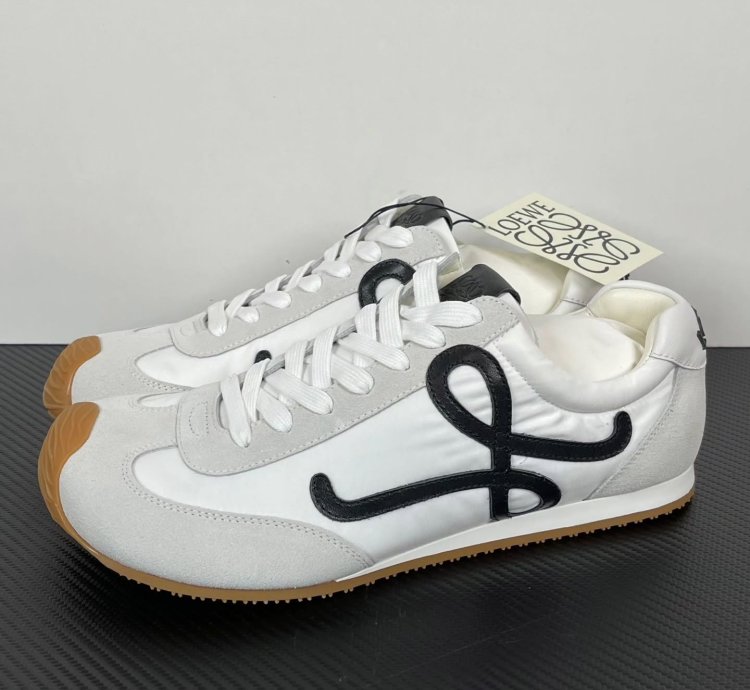 L0ewe Ballet Runner 20 Logo-applique Sneakers