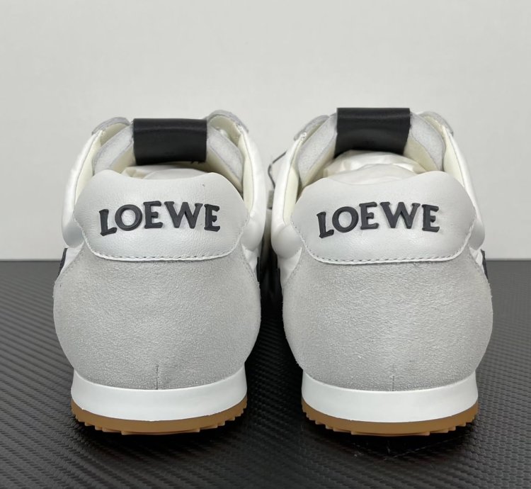 L0ewe Ballet Runner 20 Logo-applique Sneakers