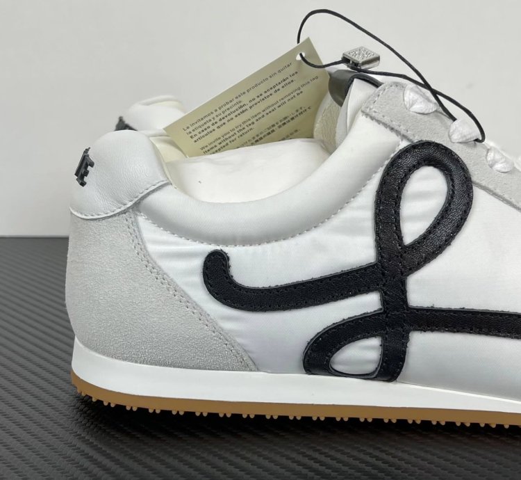 L0ewe Ballet Runner 20 Logo-applique Sneakers