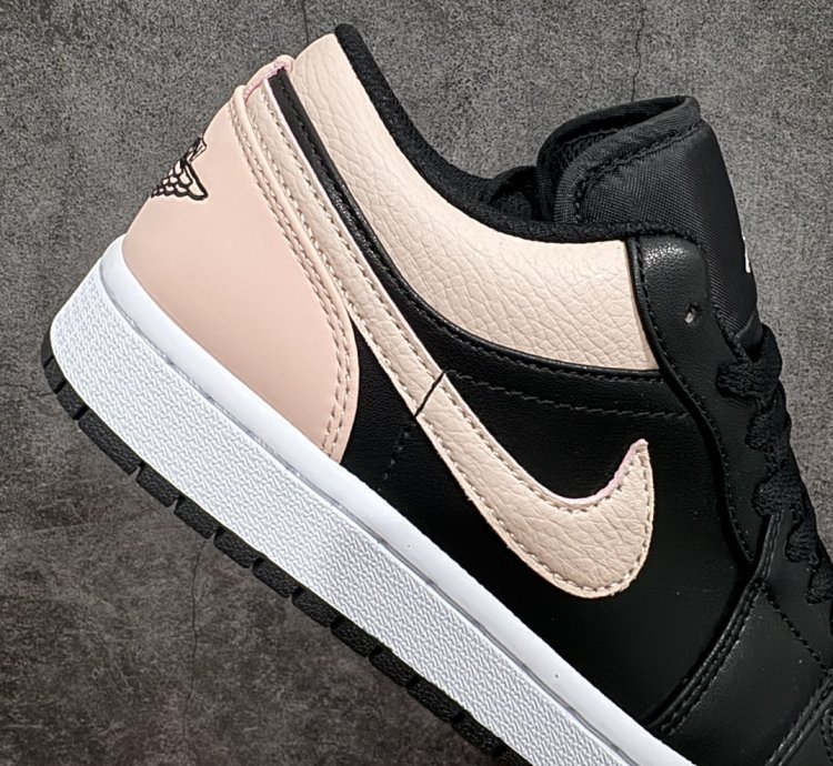 180 Air Jordan Aj1 Low Low-top Black And Pink Low-top 553558-034 -