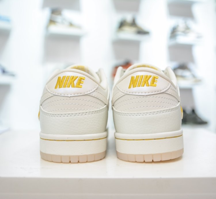 280 Nike Sb Dunk Low Beige Light Yellow Pearlescent Starry Sky Xb3802-347 -