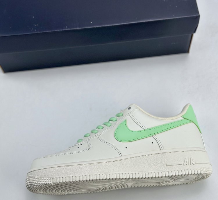200 Nike Air Force 1 Low 07 White Light Green Cq5059-223
