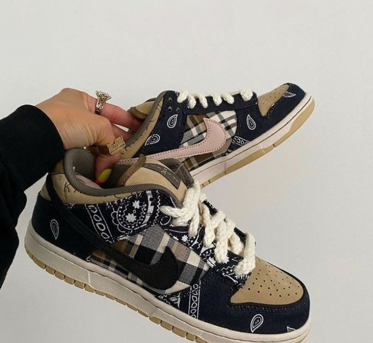 Travis Scott X Nike Sb Dunk Low