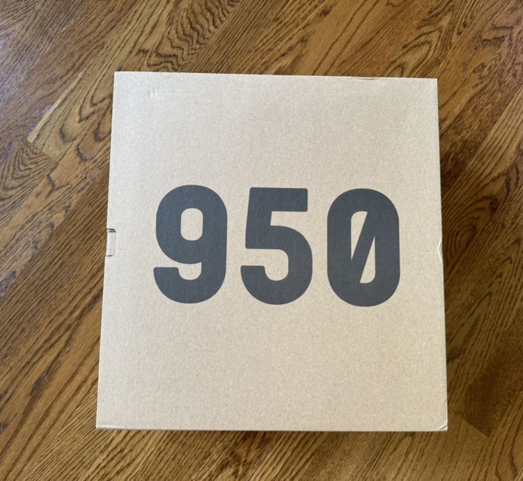 10 5 Yeezy 950 Boots Pirate Black Brand New