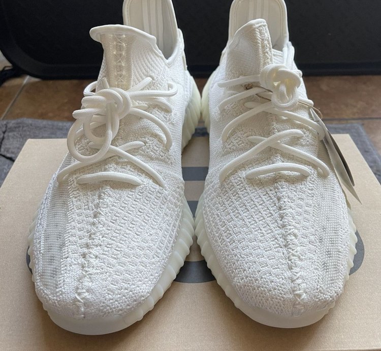2022 Adidas Yeezy Boost 350 V2 Bone Sz Us 12 5