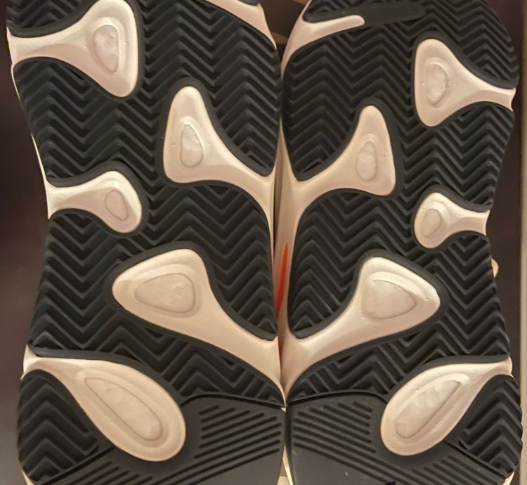Adidas - Yeezy Boost 700 Wave Runner