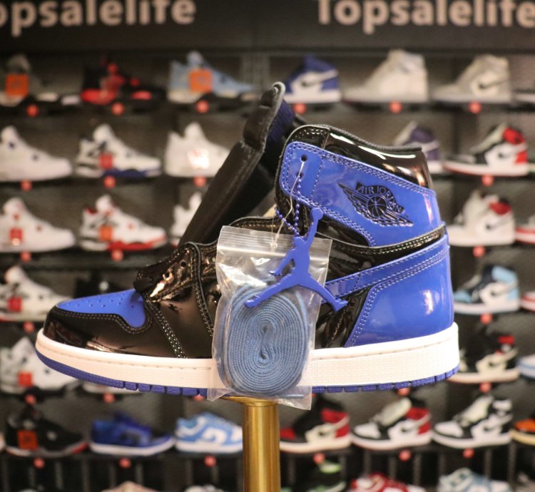 Air Jordan 1 Retro Black Royal Blue 2001 136066-041