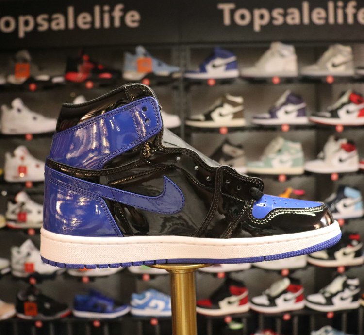 Air Jordan 1 Retro Black Royal Blue 2001 136066-041