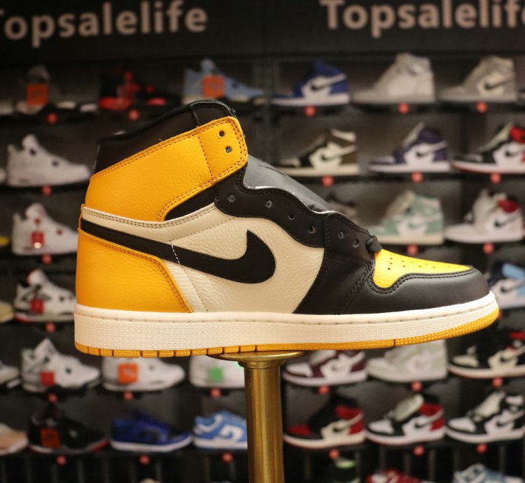 Air Jordan 1 Retro High Og yellow Toe 555088-711