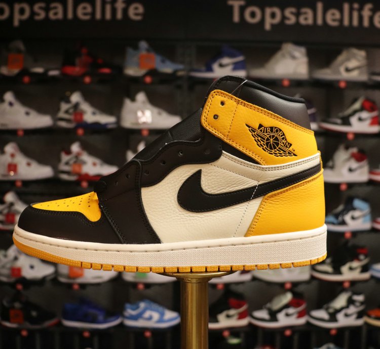Air Jordan 1 Retro High Og yellow Toe 555088-711