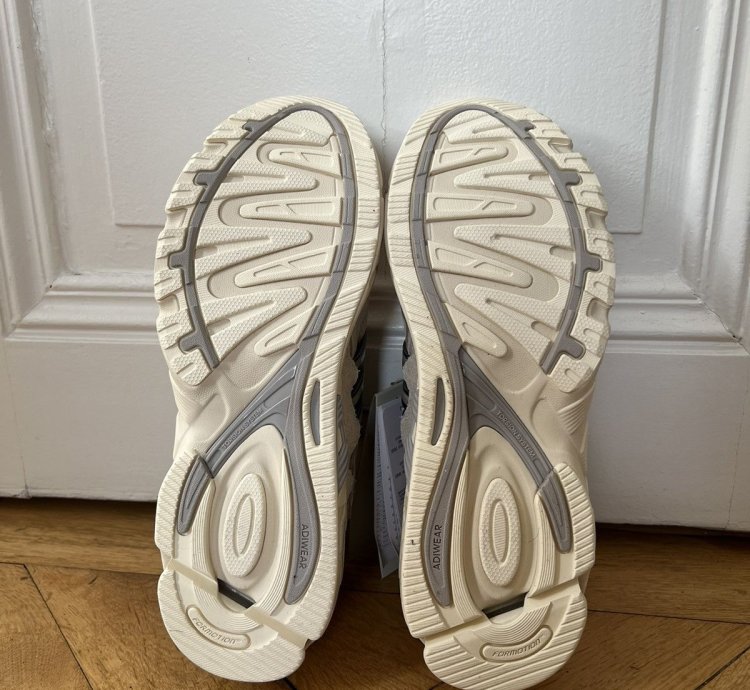 Adidas Bad Bunny Response Cl
