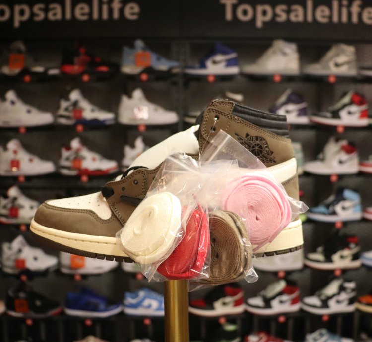 Travis Scott X Air Jordan 1 Retro High Og mocha Cd4487-100